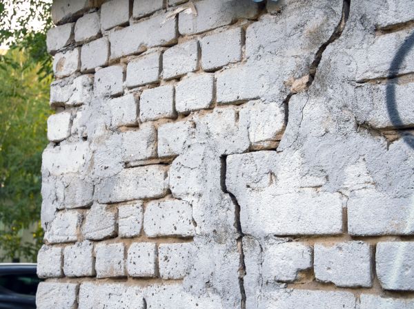 Cracked Brick Wall Repair in Silver Spring